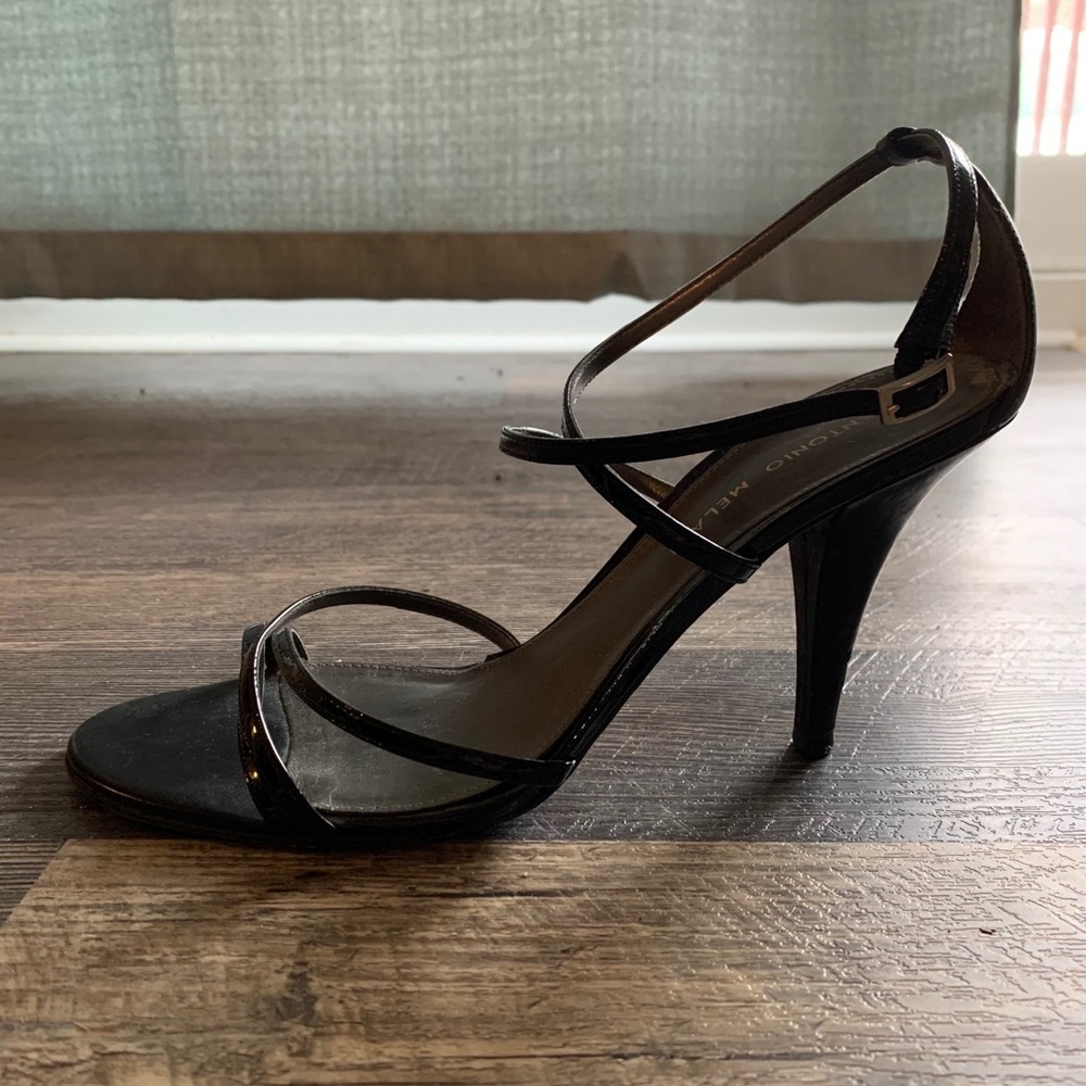 Black heels - Picture 3 of 5